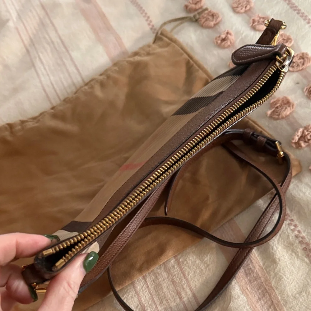 Burberry Nova check Canvas and Leather Crossbody Bag w/dust bag - Picture 6 of 6